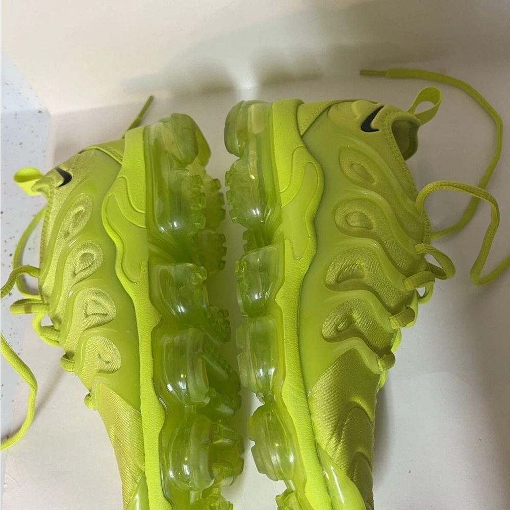 Nike Air VaporMax Plus Lime Green Shoes - Picture 15 of 16